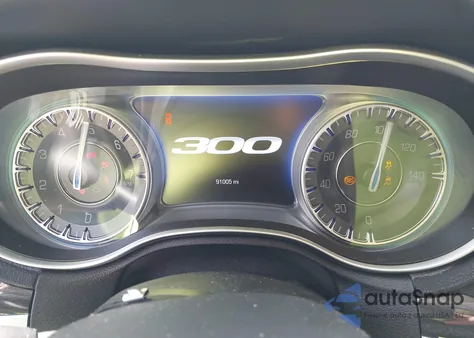 2017 Chrysler 300 Limited z USA, uszkodzony, nr VIN 2C3CCAAG4HH668224